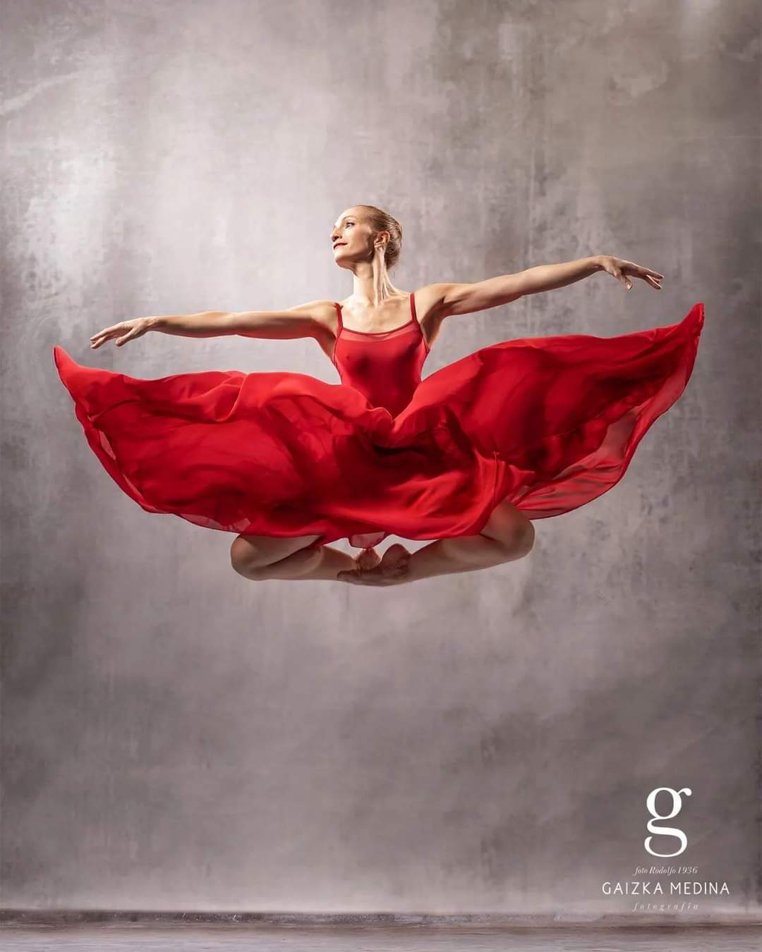 Ballerinas in Red - Teresa González Ardanaz 